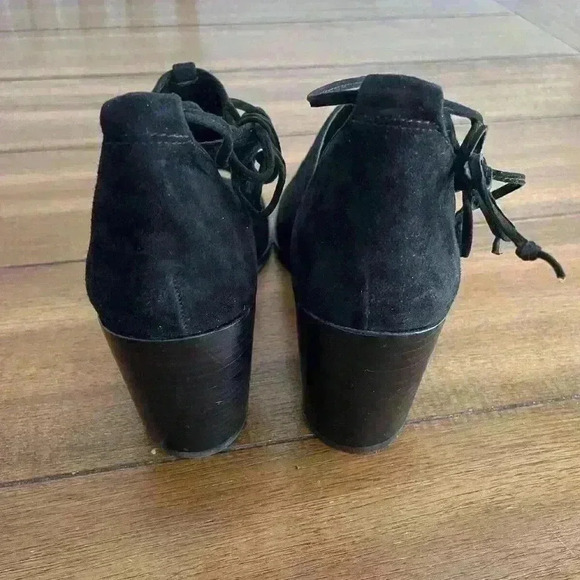 VINCE CAMUTO VC VASHA BLACK NUBUCK SANDAL PUMP HIGH HEEL Size 8M Lace Up - Picture 4 of 10